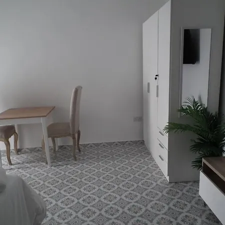 Apartamento Sunny Oasis In Vibrant District 50m From Sea Promenade