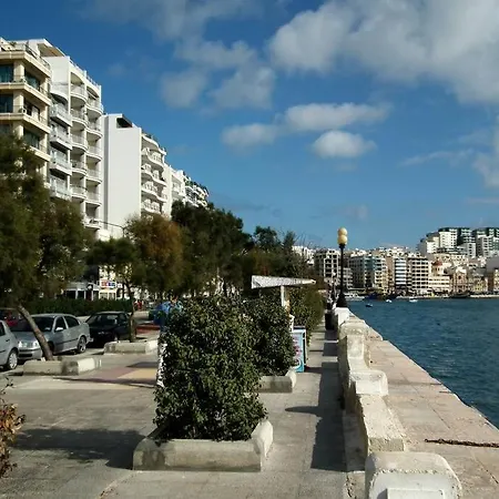 Sunny Oasis In Vibrant District 50m From Sea Promenade