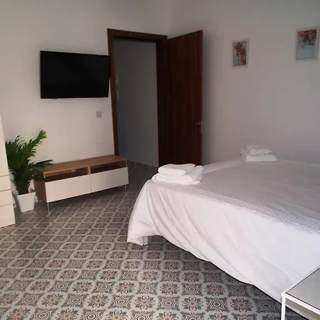 아파트 Sunny Oasis In Vibrant District 50m From Sea Promenade *
