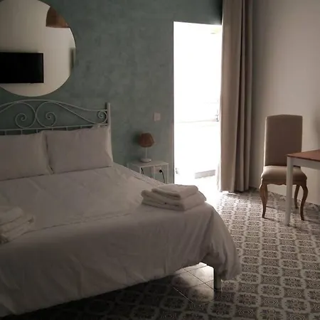 Sunny Oasis In Vibrant District 50m From Sea Promenade شقة
